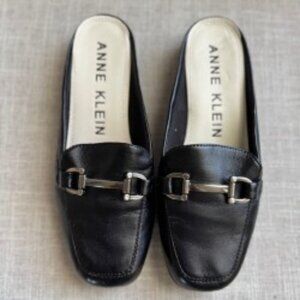 Anne Klein Black Slip-On Loafers – Size 6
